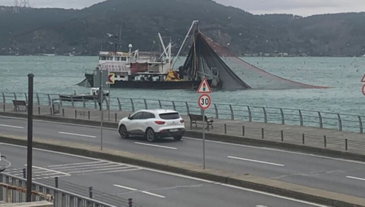 İSTANBUL BOĞAZI’NDA TEKNELER KIYIYA YAKLAŞTI,  “24 METRE” TARTIŞMASI ÇIKTI