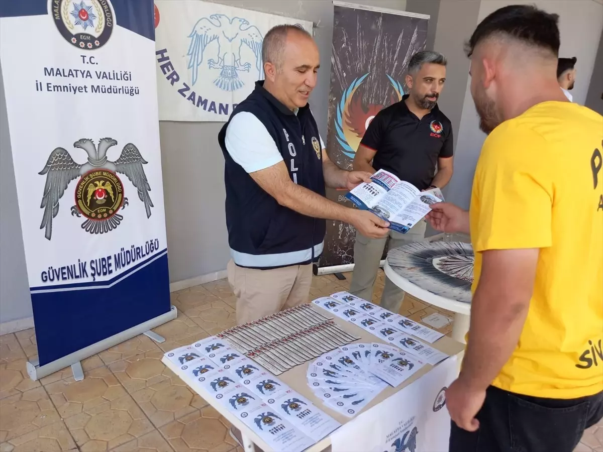 Malatya’da Polis Öğrencilere Güvenlik Bilgilendirmesi Yaptı