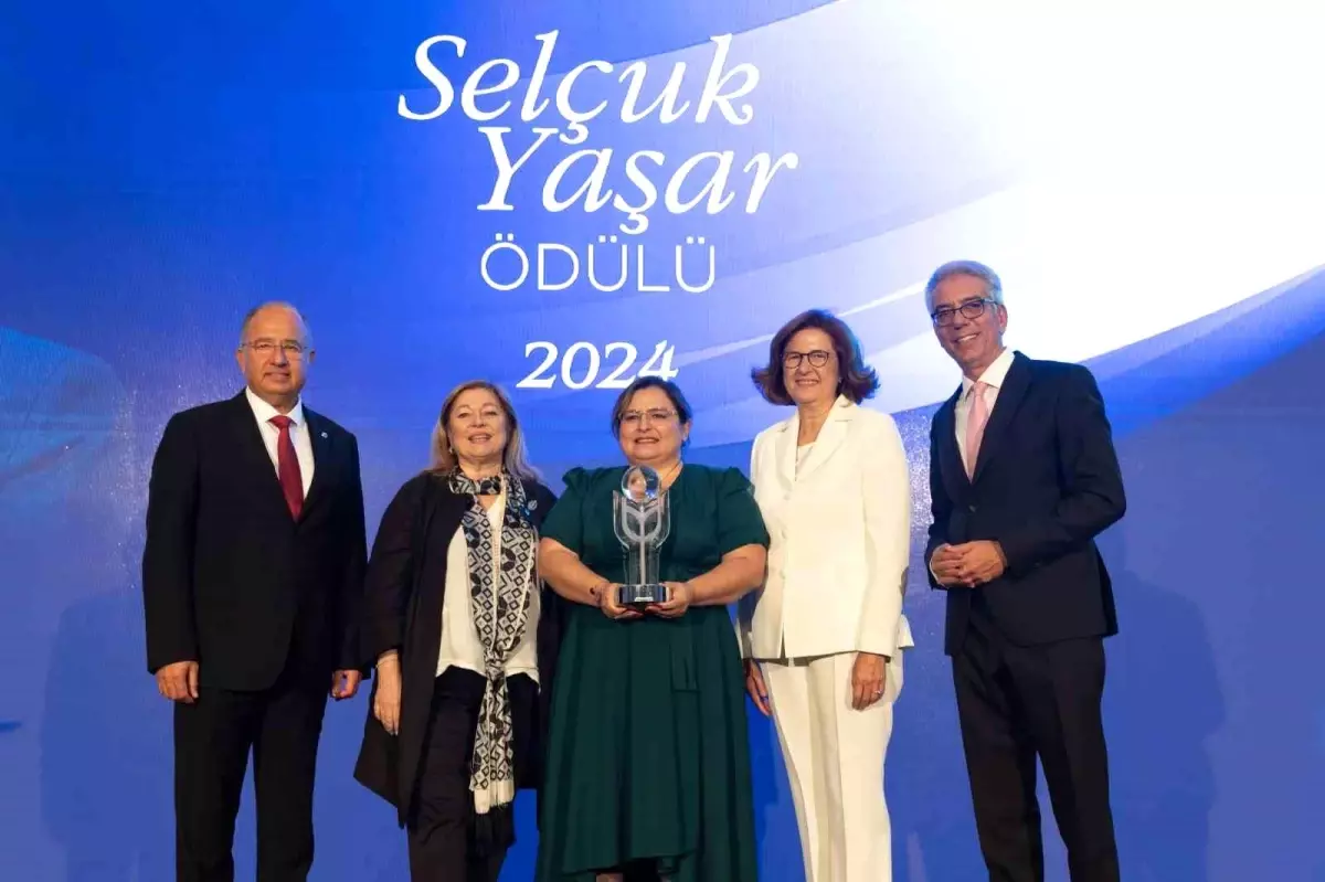 Tülin Akın, 5. Selçuk Yaşar Ödülü’nü Kazandı