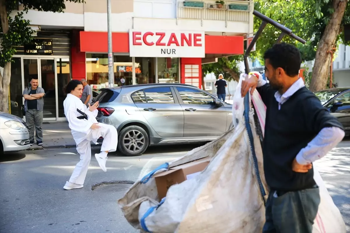 Ece Yılmaz’dan Kadına Şiddete Karşı Karate Gösterisi