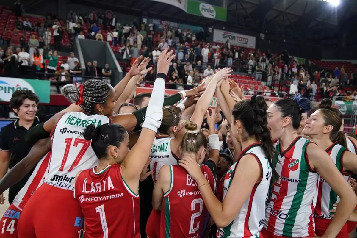 Karşıyaka’nın Voleybolcuları Ameliyat Olacak