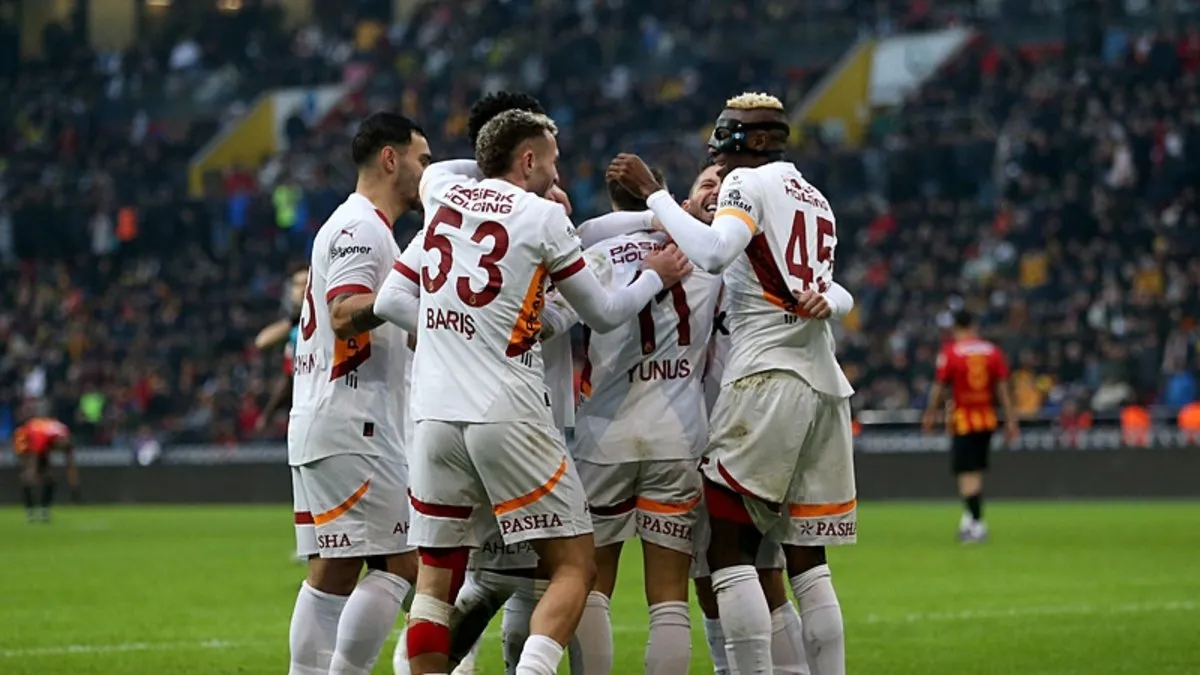 SON DAKİKA | Galatasaray, Kayseri’de 5 golle kazandı! Fenerbahçe ile fark 8’e çıktı…